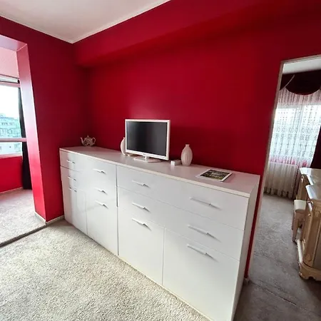 Palace Of The Parliament View,old City,waterfall Apartment Bucharest