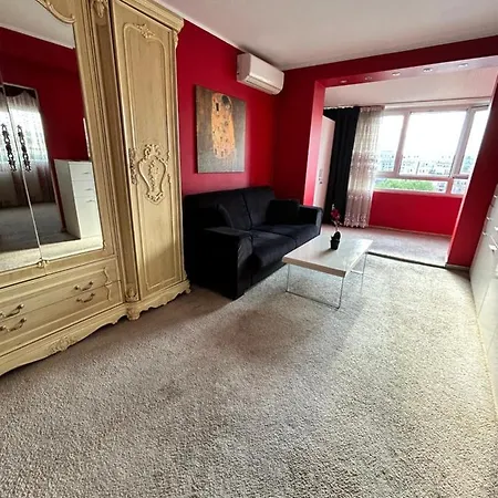 Apartment Palace Of The Parliament View,old City,waterfall