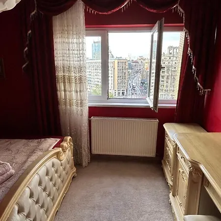 Palace Of The Parliament View,old City,waterfall Apartamento