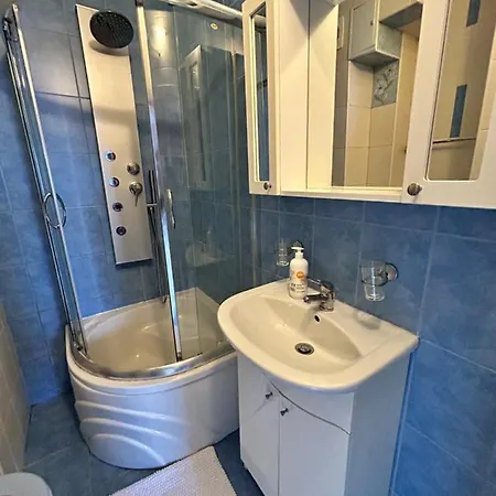 Palace Of The Parliament View,old City,waterfall Apartment