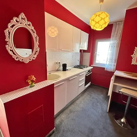 Palace Of The Parliament View,old City,waterfall Apartamento Bucarest