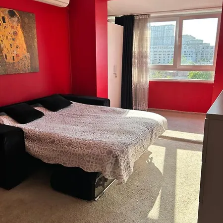 Palace Of The Parliament View,old City,waterfall *