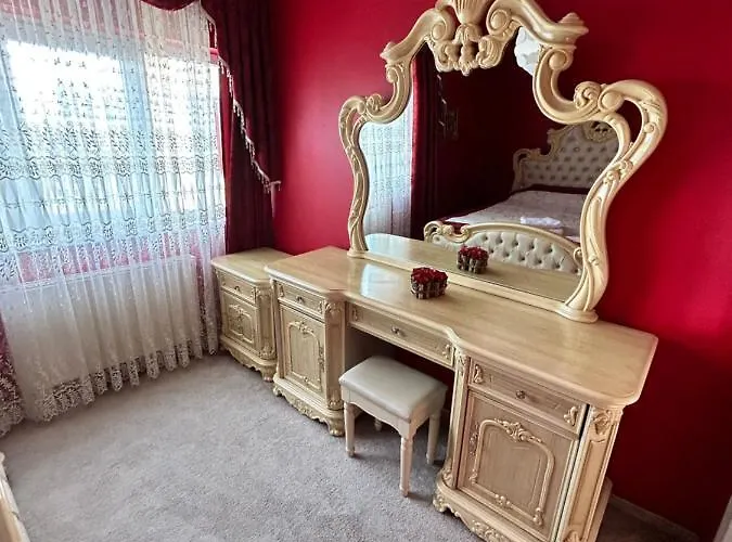 Palace Of The Parliament View,old City,waterfall Apartman