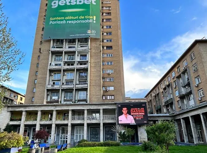 Apartment Palace Of The Parliament View,old City,waterfall Bucharest