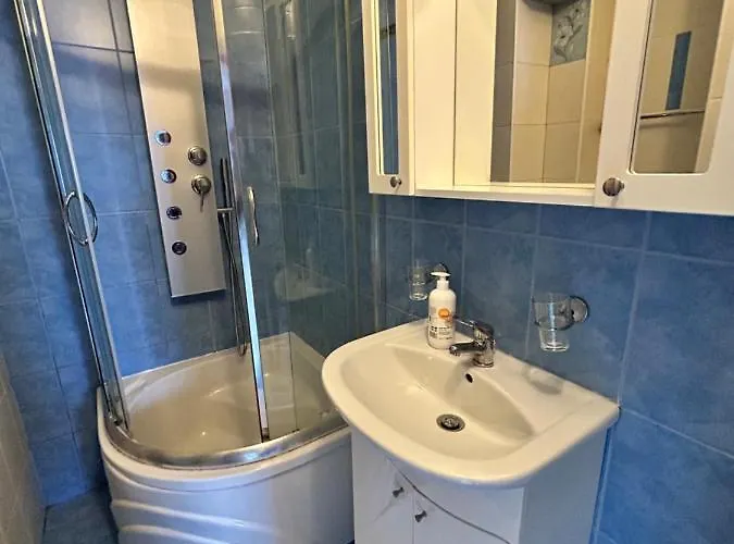 Palace Of The Parliament View,old City,waterfall Apartment