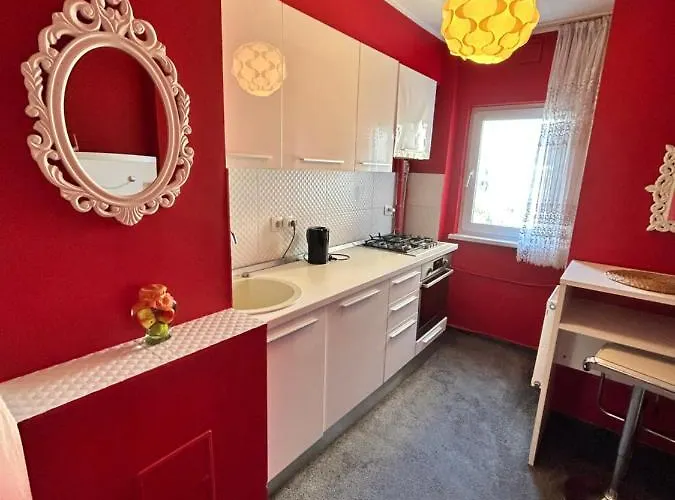 Palace Of The Parliament View,old City,waterfall Apartman Bukarest