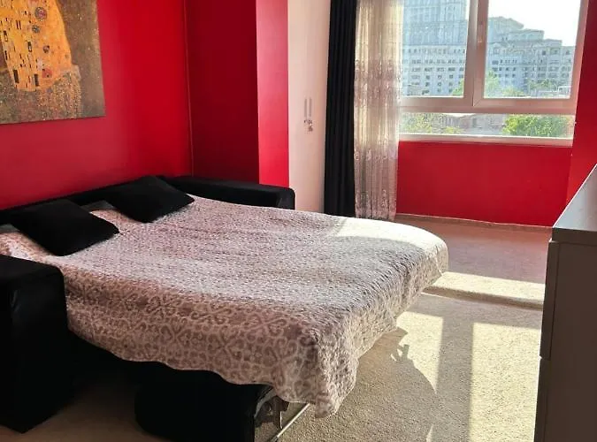 Palace Of The Parliament View,old City,waterfall *