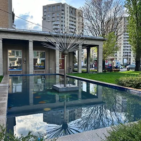 Palace Of The Parliament View,old City,waterfall *