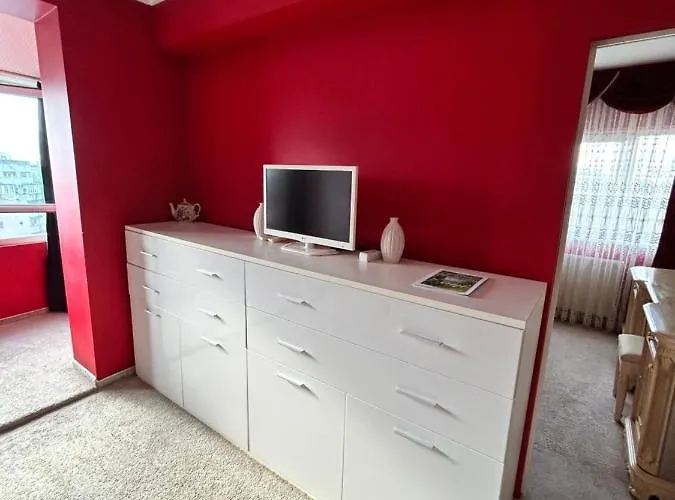 Palace Of The Parliament View,old City,waterfall Apartamento Bucareste